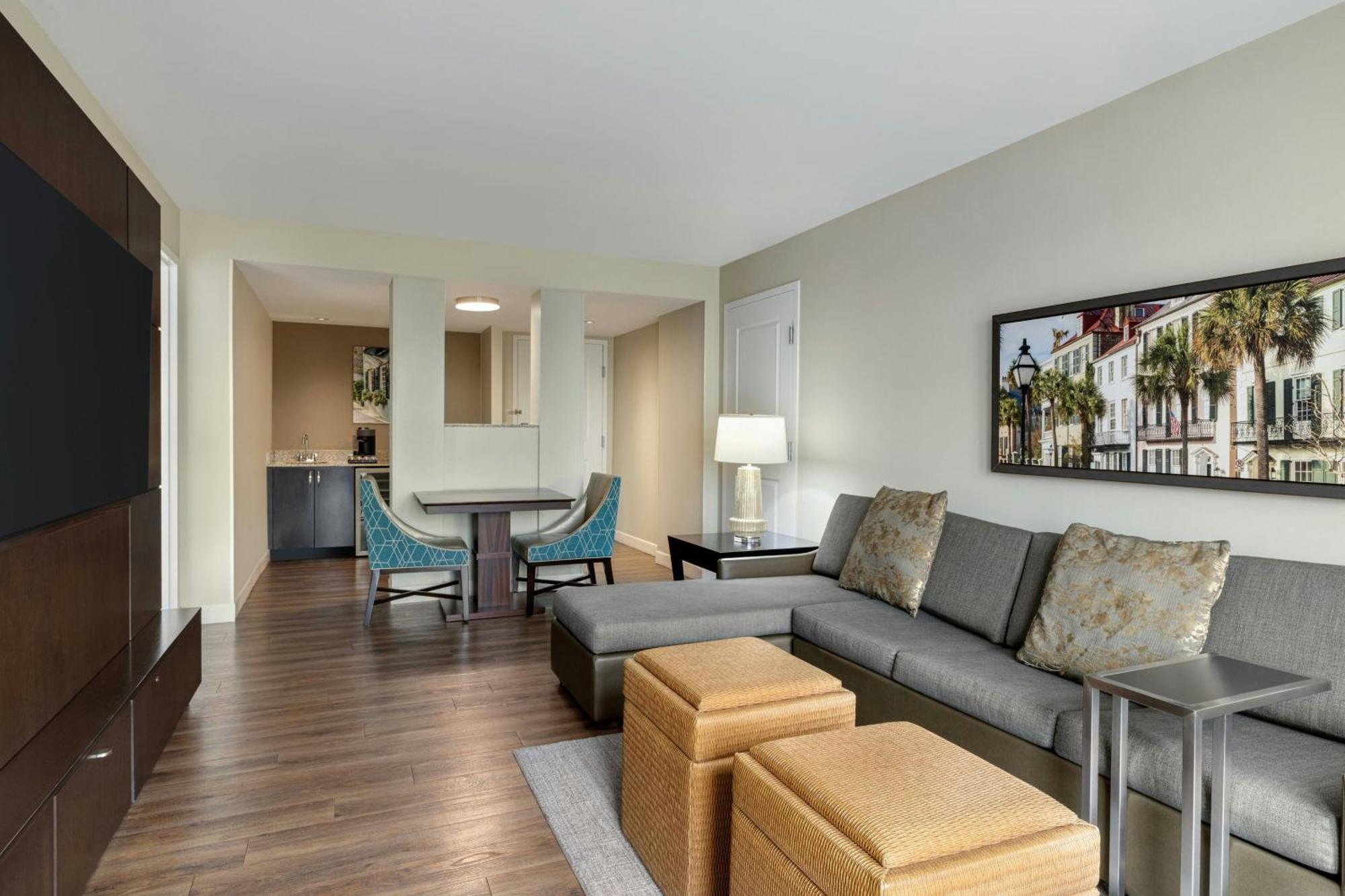 Hotel Courtyard By Marriott Charleston Historic District Esterno foto