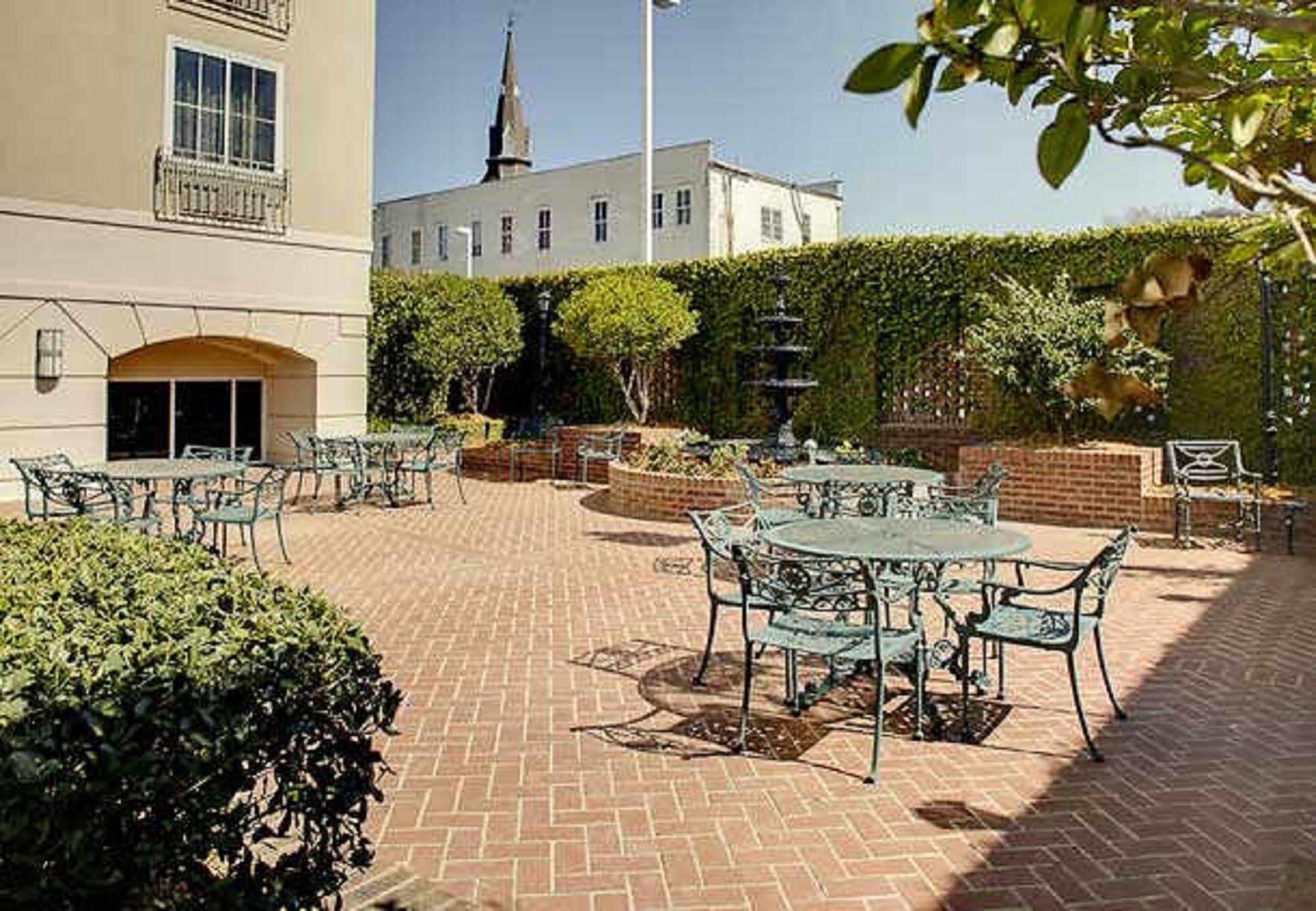 Hotel Courtyard By Marriott Charleston Historic District Esterno foto